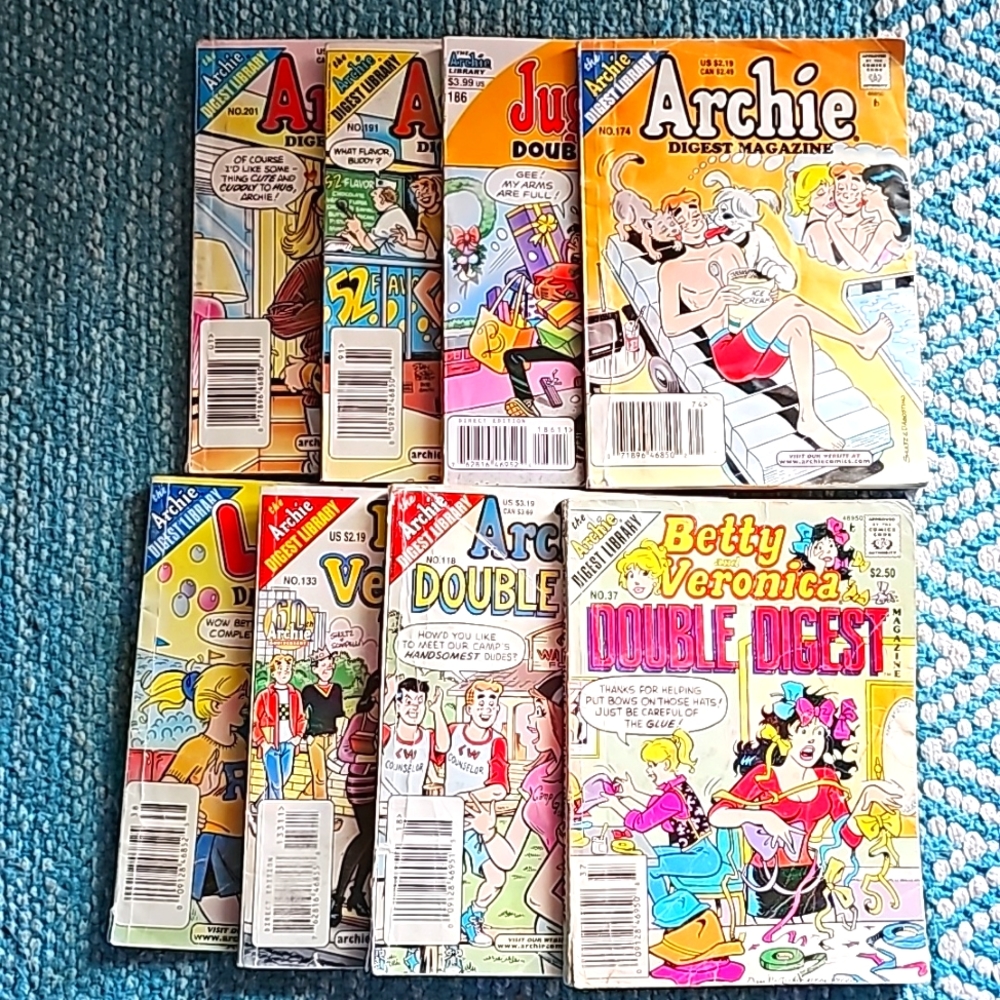 Set of 8 Archie Series Comics
